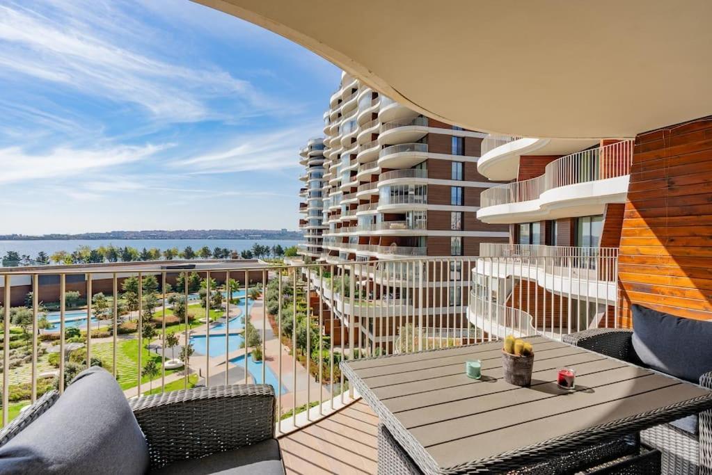 Golden Stones House Sea And Lake View Istanbul Exterior foto
