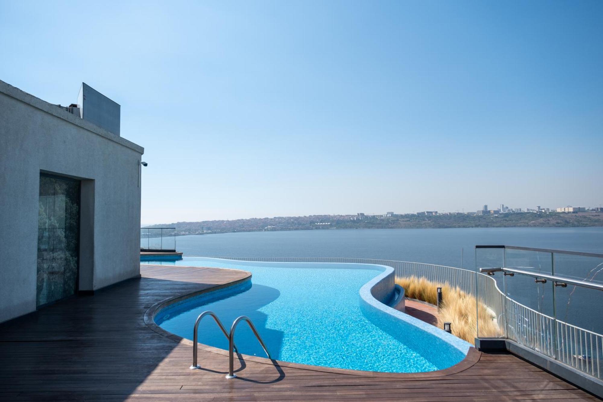 Golden Stones House Sea And Lake View Istanbul Exterior foto
